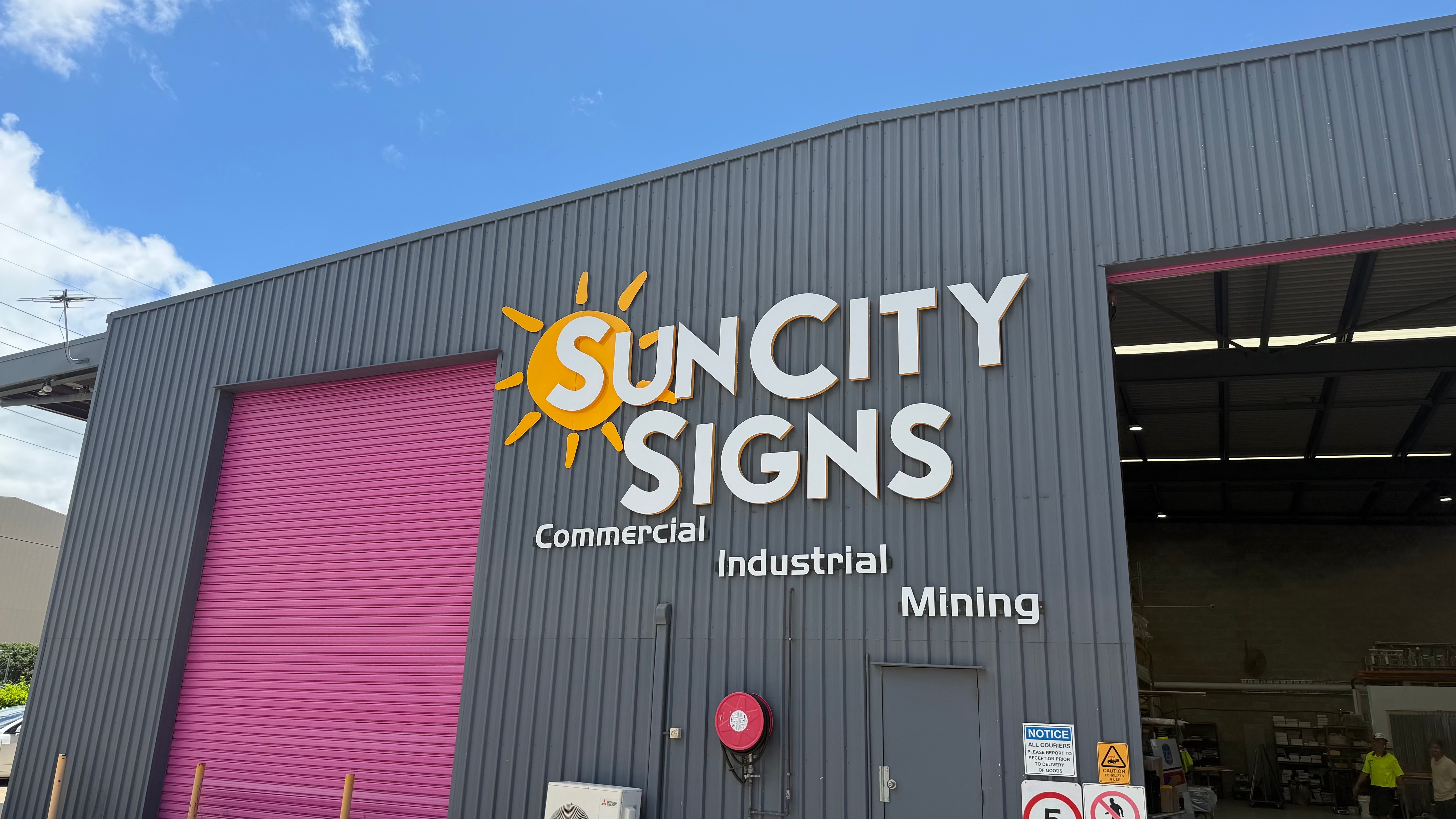New Era For Sun City Signs